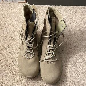 Bates Boots,military boots, tactical boots, security & uniform shoes and more.